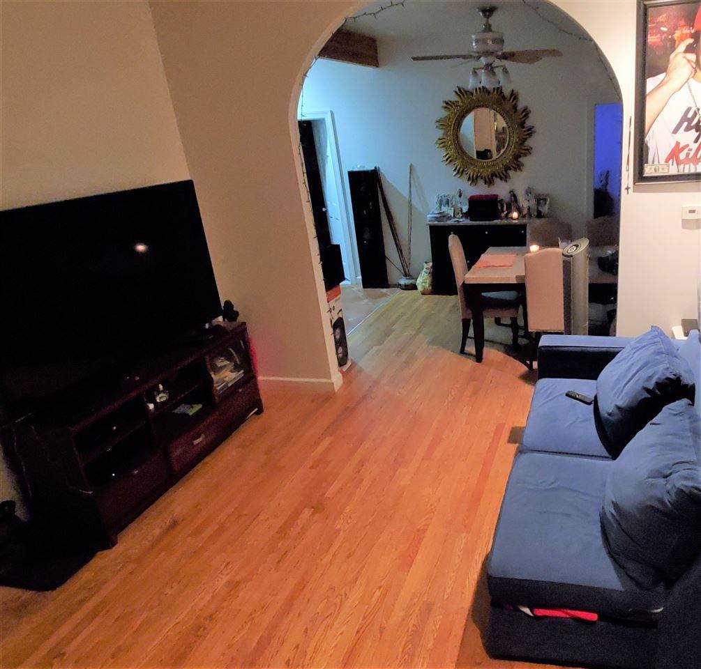 633 37TH ST - Photo 1