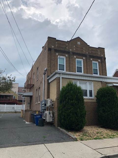 765 4TH ST - Photo 1
