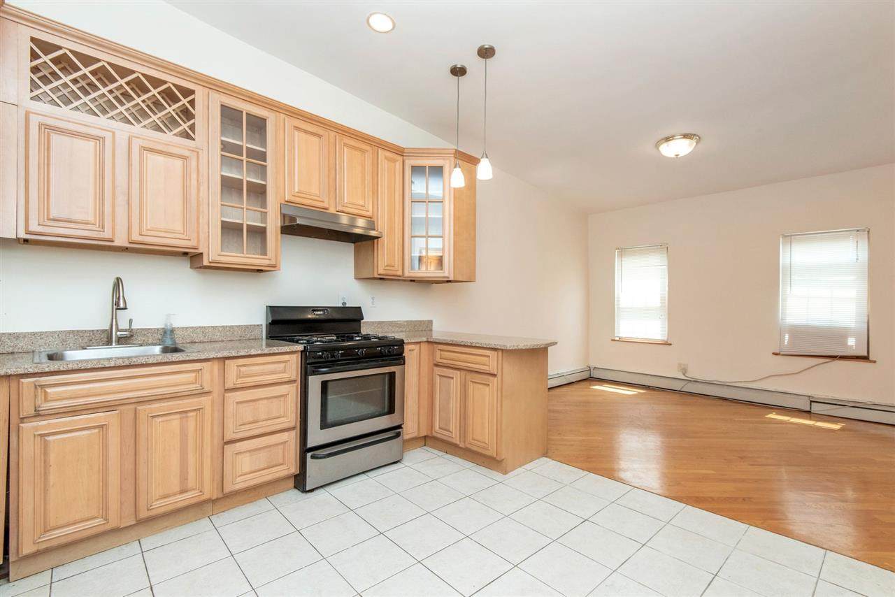 73 Palisade Ave - Photo 1