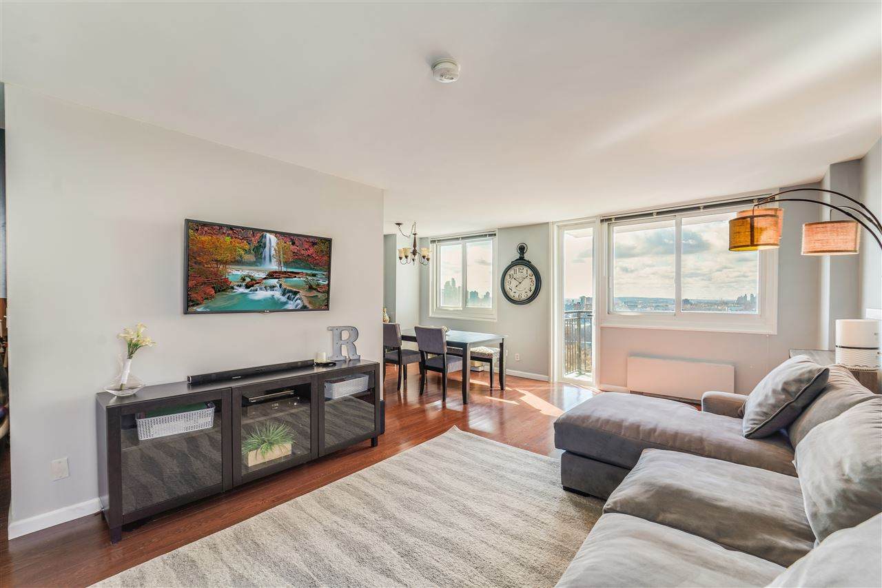 100 Manhattan Ave - Photo 1