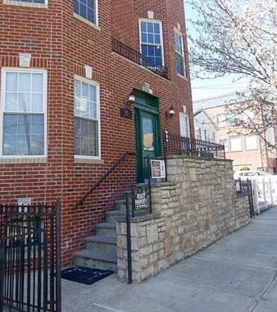 83 Maple Ave - Photo 1