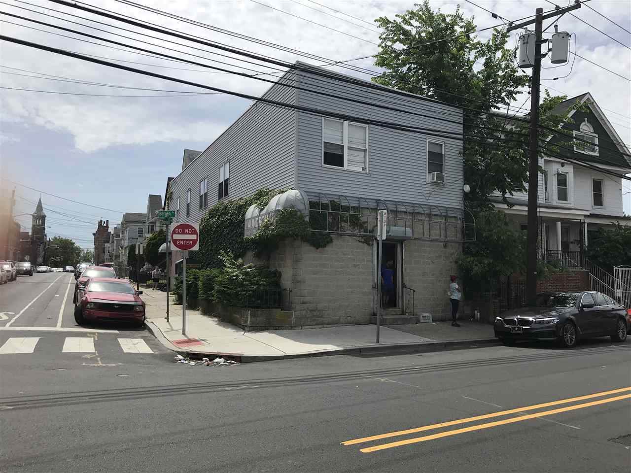 154 Bergen Ave - Photo 1