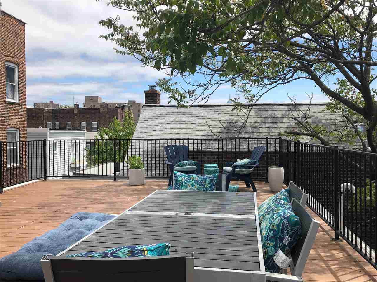 414 Baldwin Ave - Photo 1