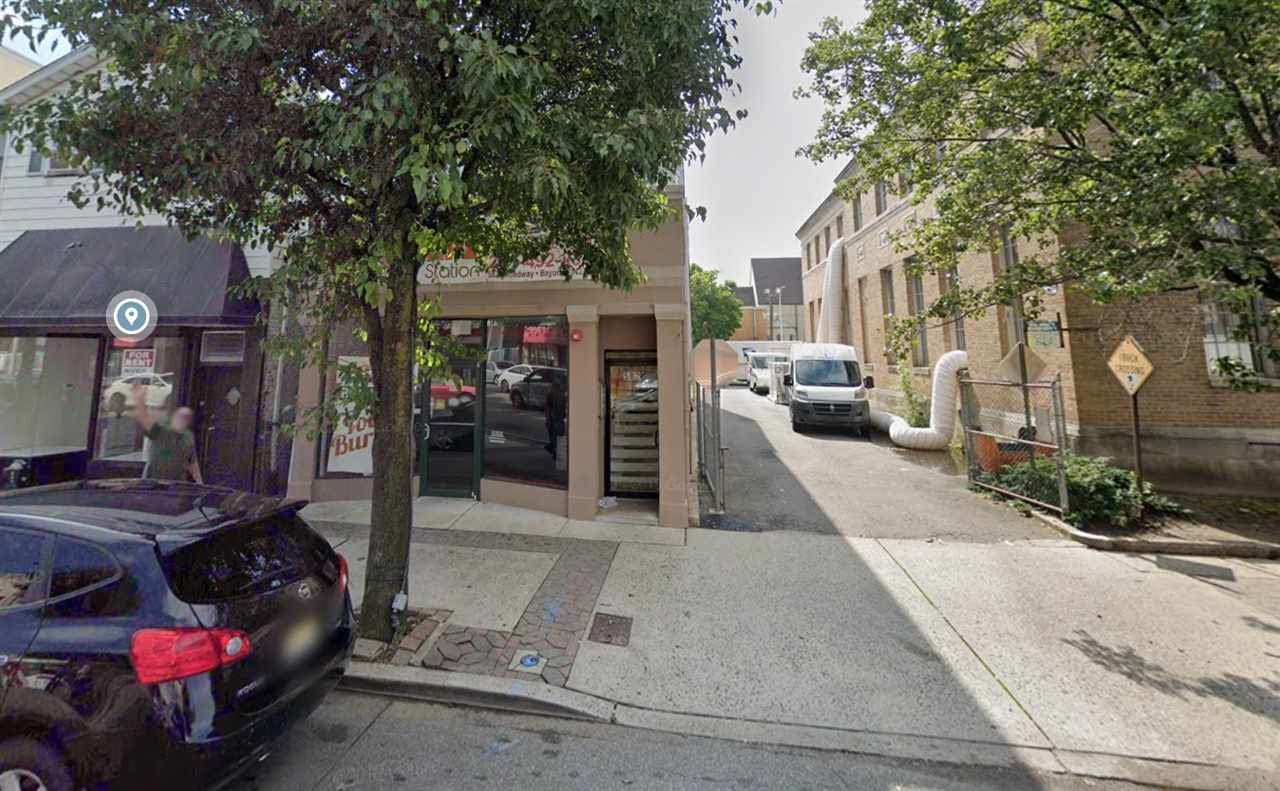 582 Broadway - Photo 1