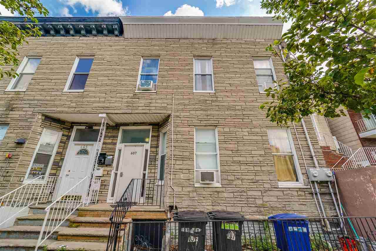 607 18TH ST - Photo 1