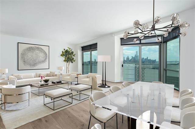 225 River St - Photo 1