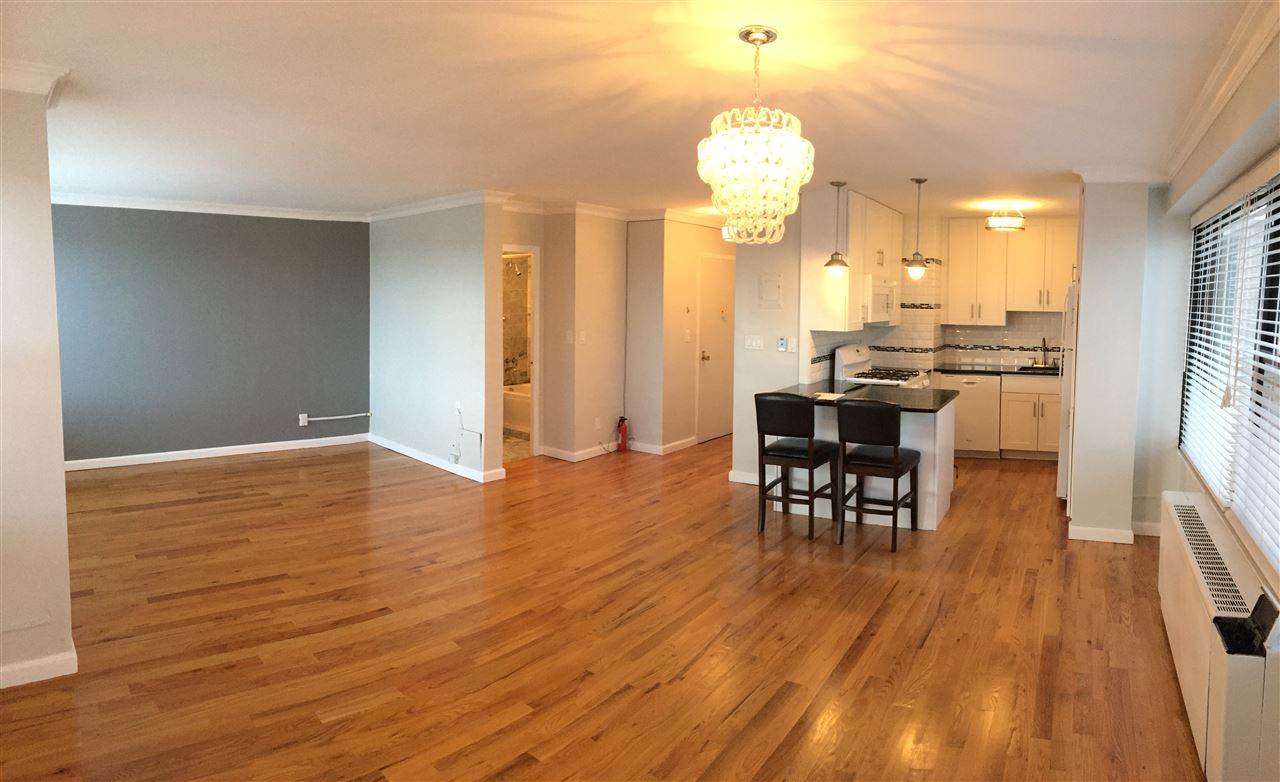 135 Montgomery St - Photo 1