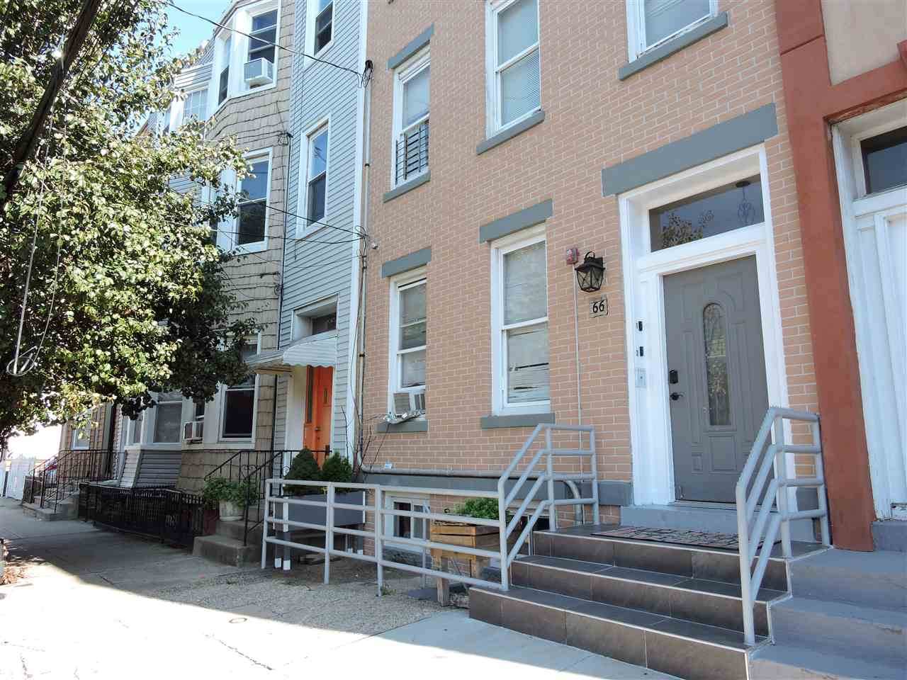 66 Zabriskie St - Photo 1