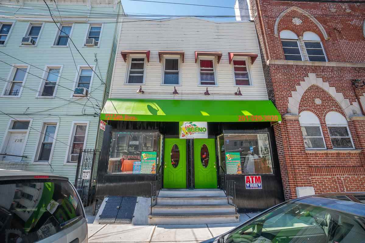 727 24TH ST - Photo 1