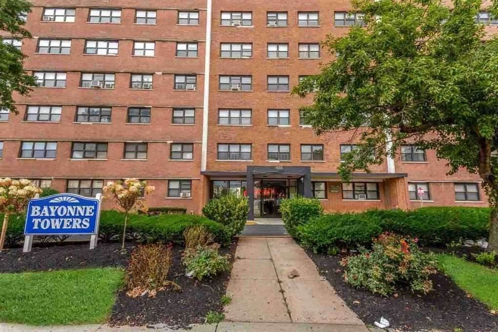 1225 John F Kennedy Blvd - Photo 1
