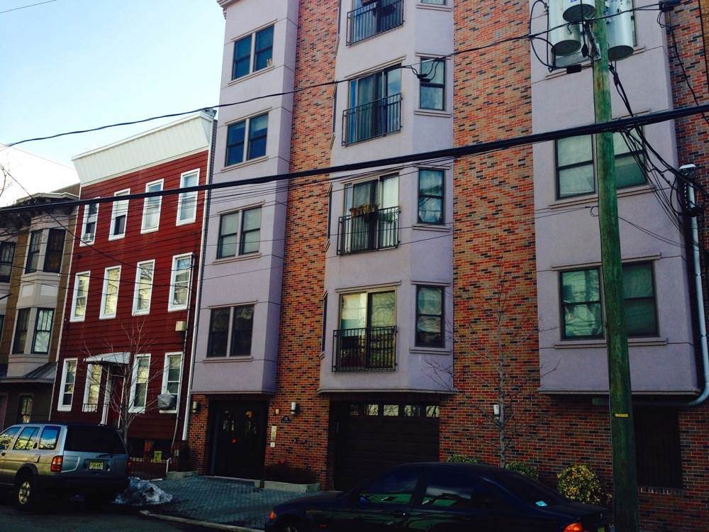 123-125 Jackson St - Photo 1
