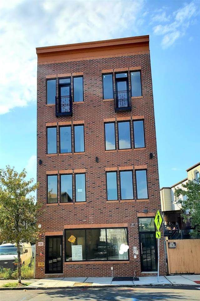 407 West Side Ave - Photo 1