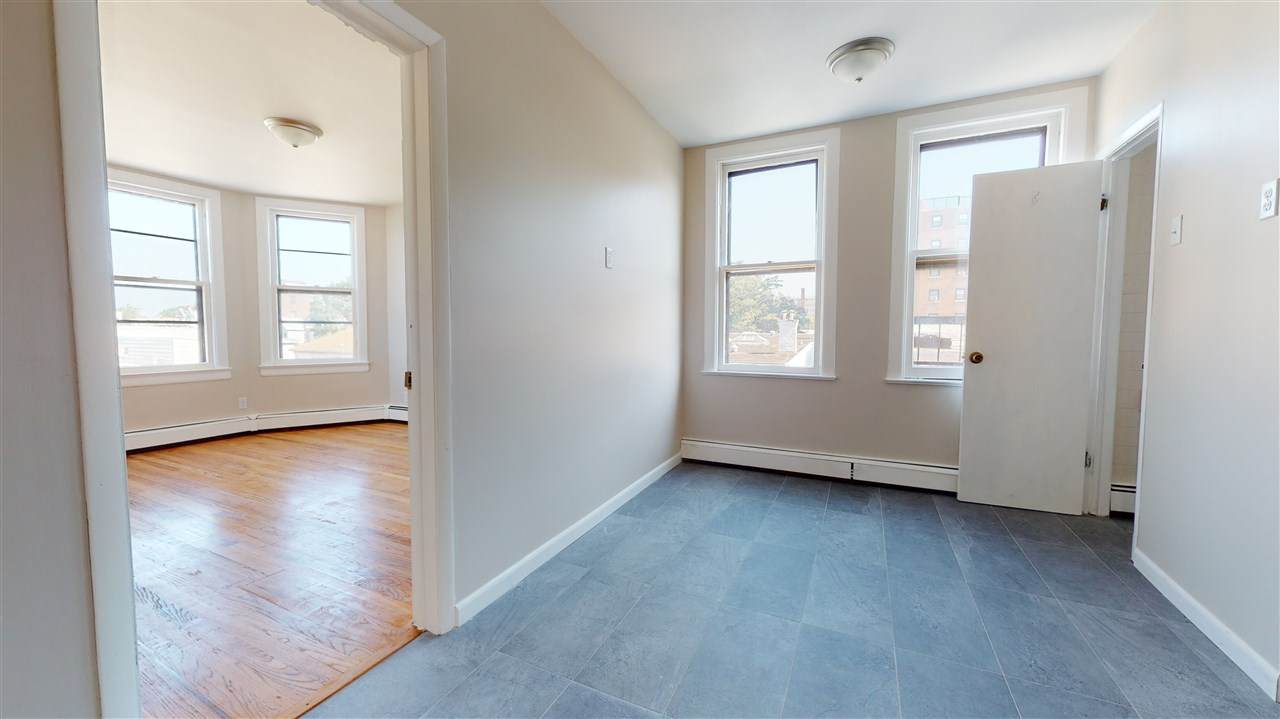 14 Cooper St - Photo 1