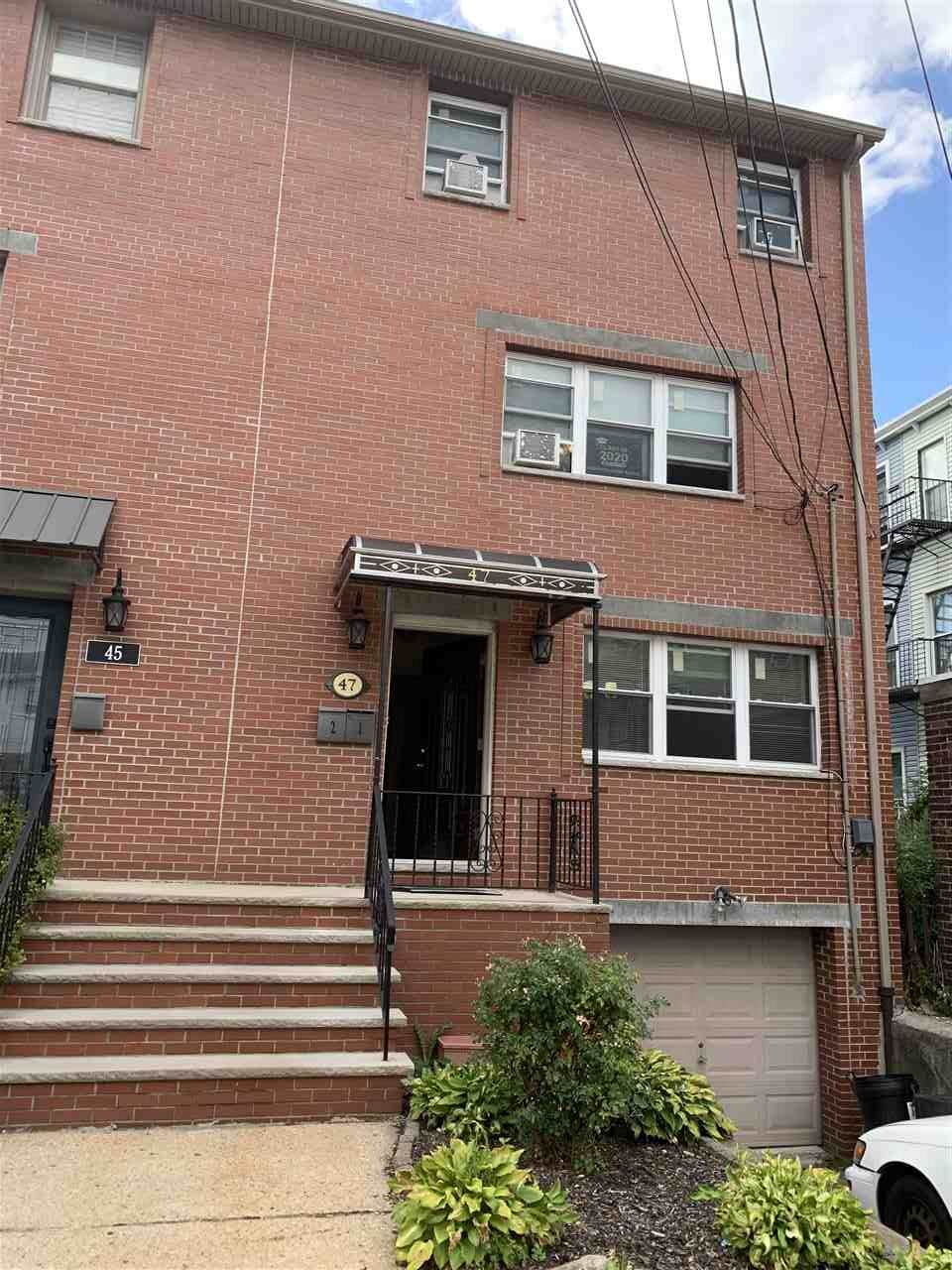 47 Lienau Pl - Photo 1