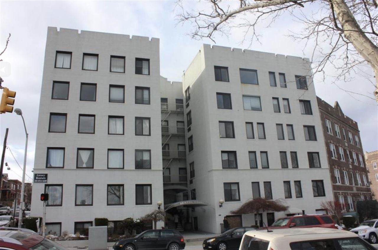 6305 Blvd East - Photo 1