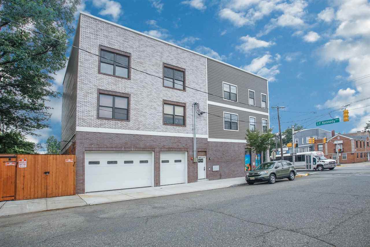 231 Hutton St - Photo 1