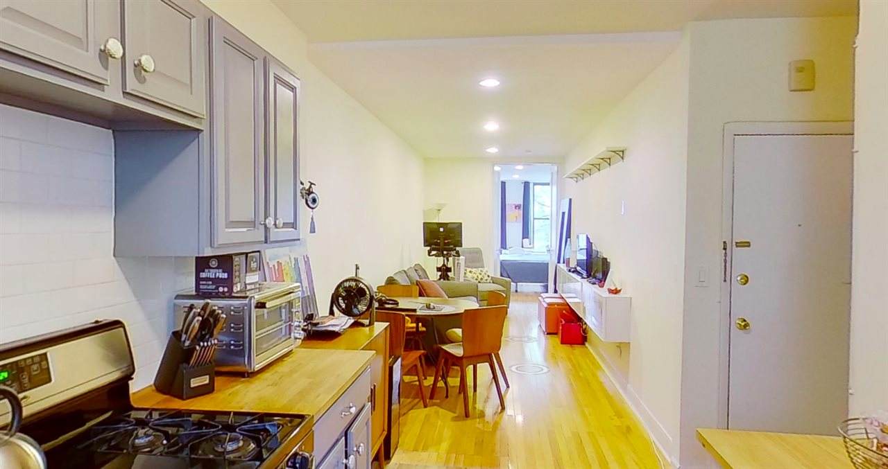 208 7TH ST - Photo 1
