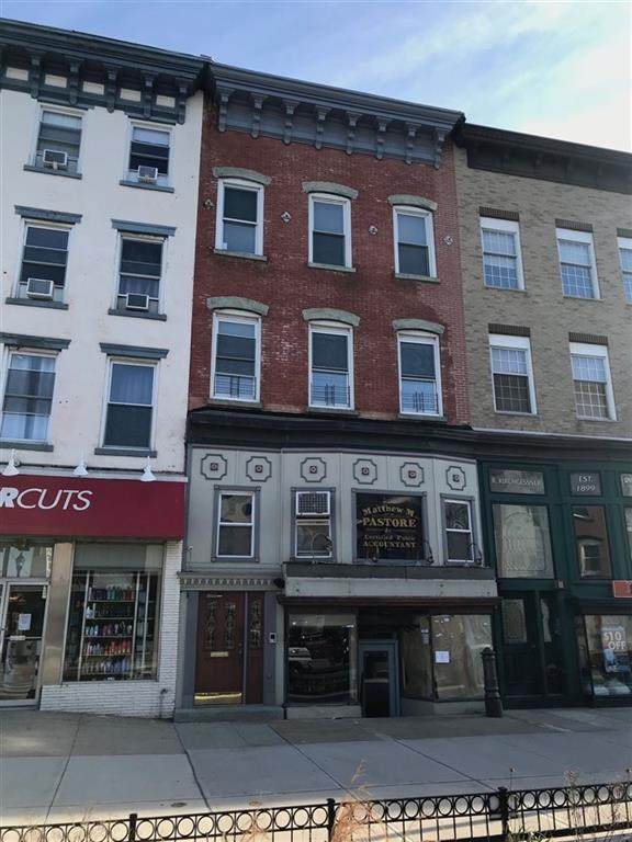 423 Washington St - Photo 1