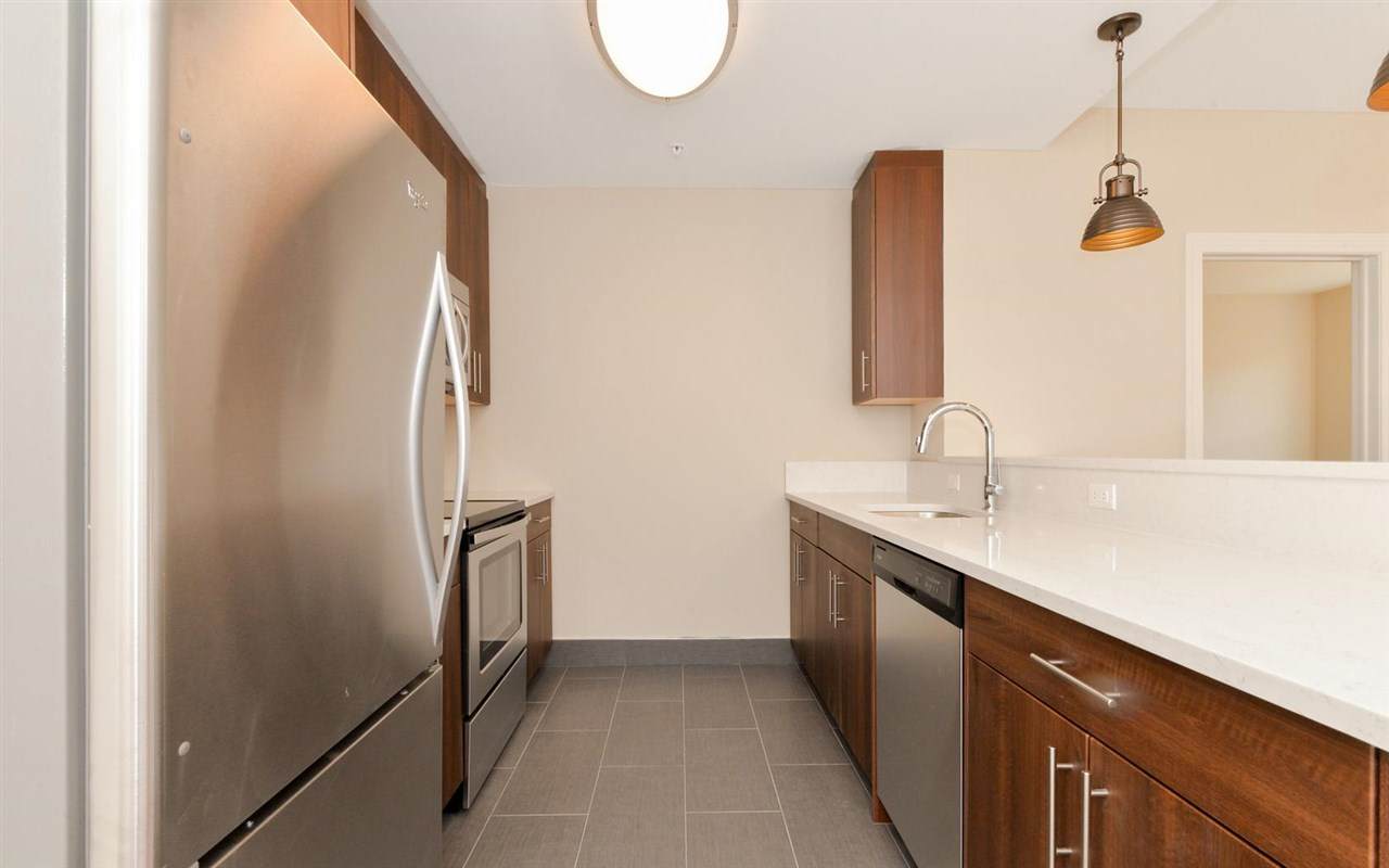 100 Marshall St - Photo 1