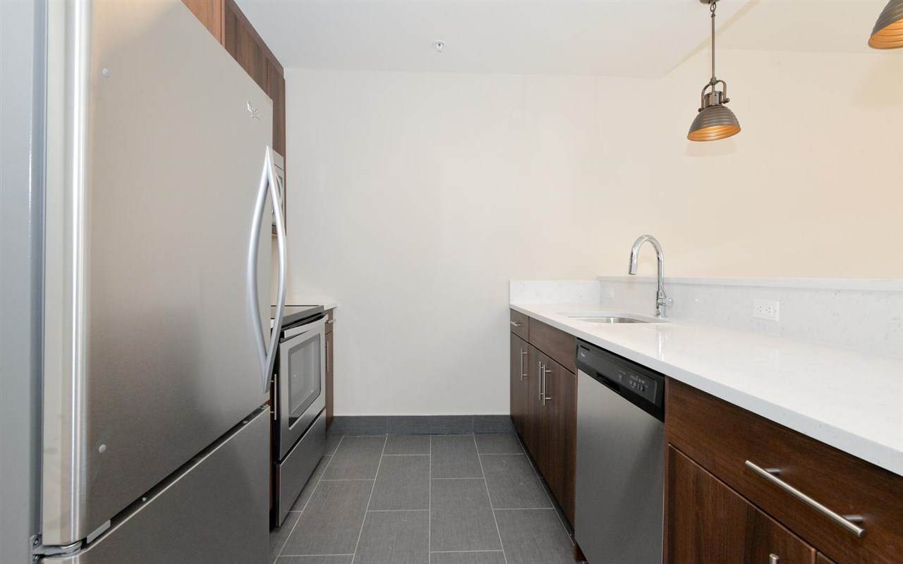 100 Marshall St - Photo 1