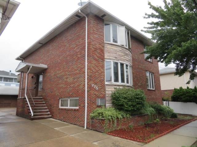 775 3RD ST - Photo 1