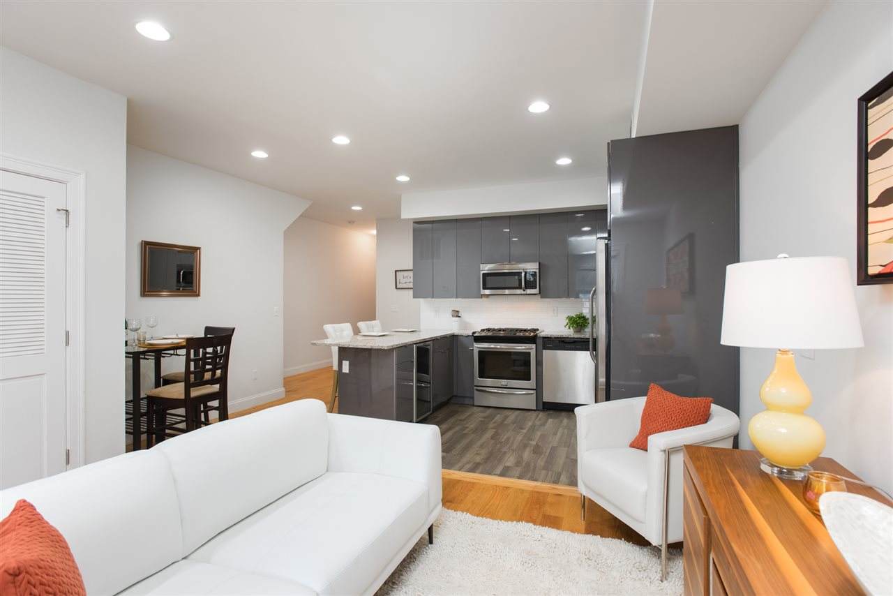 66 Jefferson Ave - Photo 1