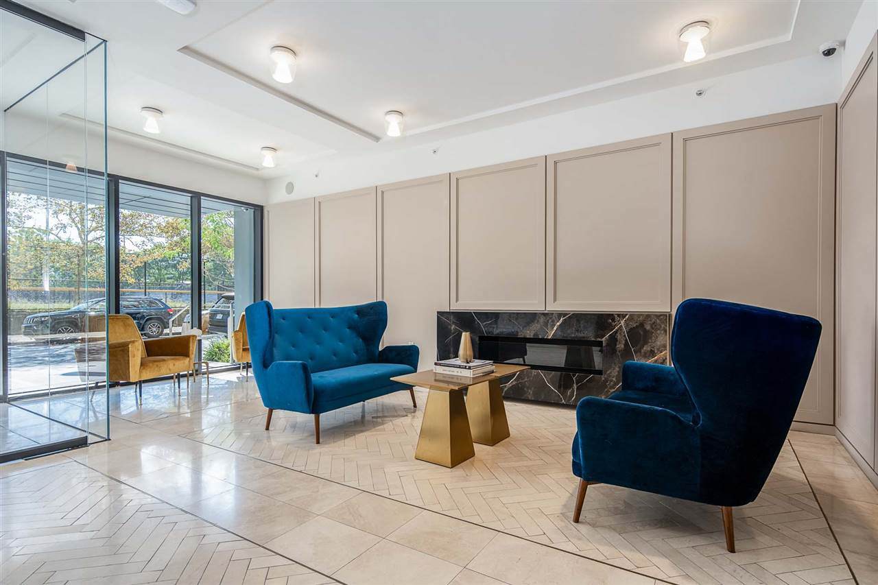 372 9TH ST - Photo 1
