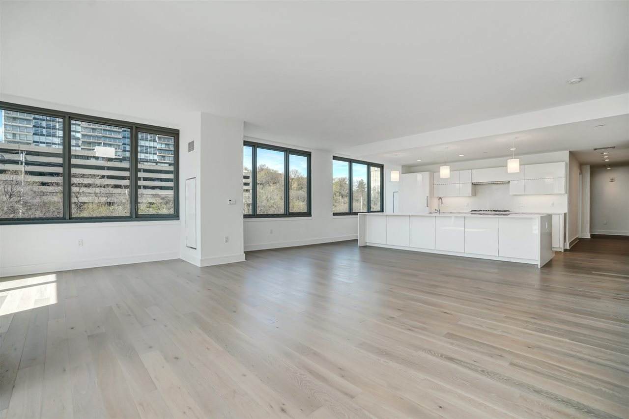 9 Avenue At Port Imperial - Photo 1