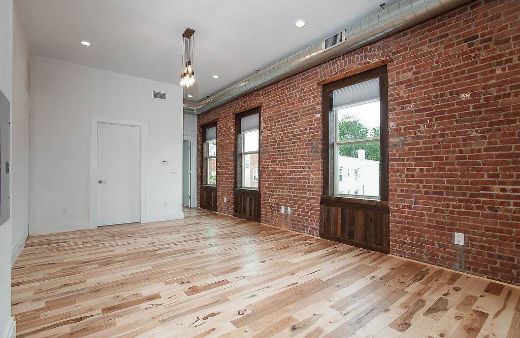 196 Pine St - Photo 1