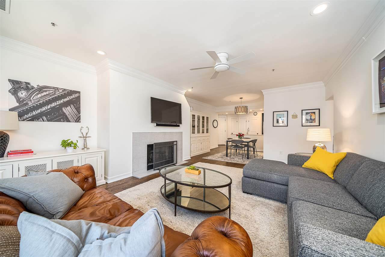 600 Hudson St - Photo 1