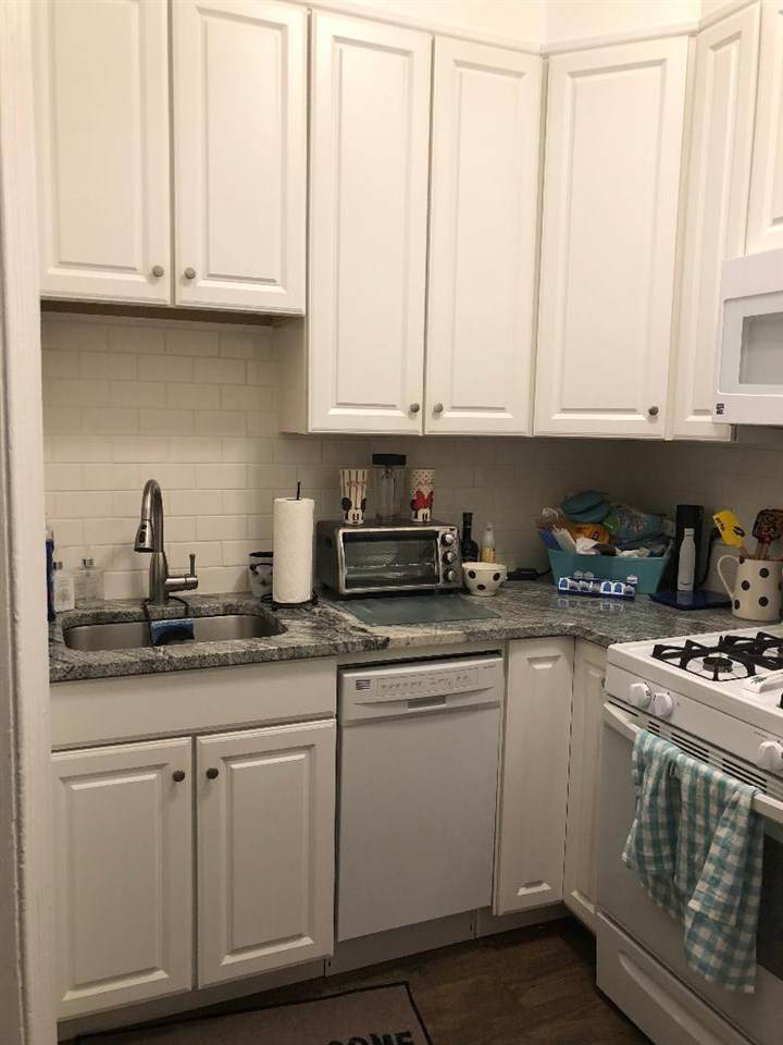 1034 Park Ave - Photo 1