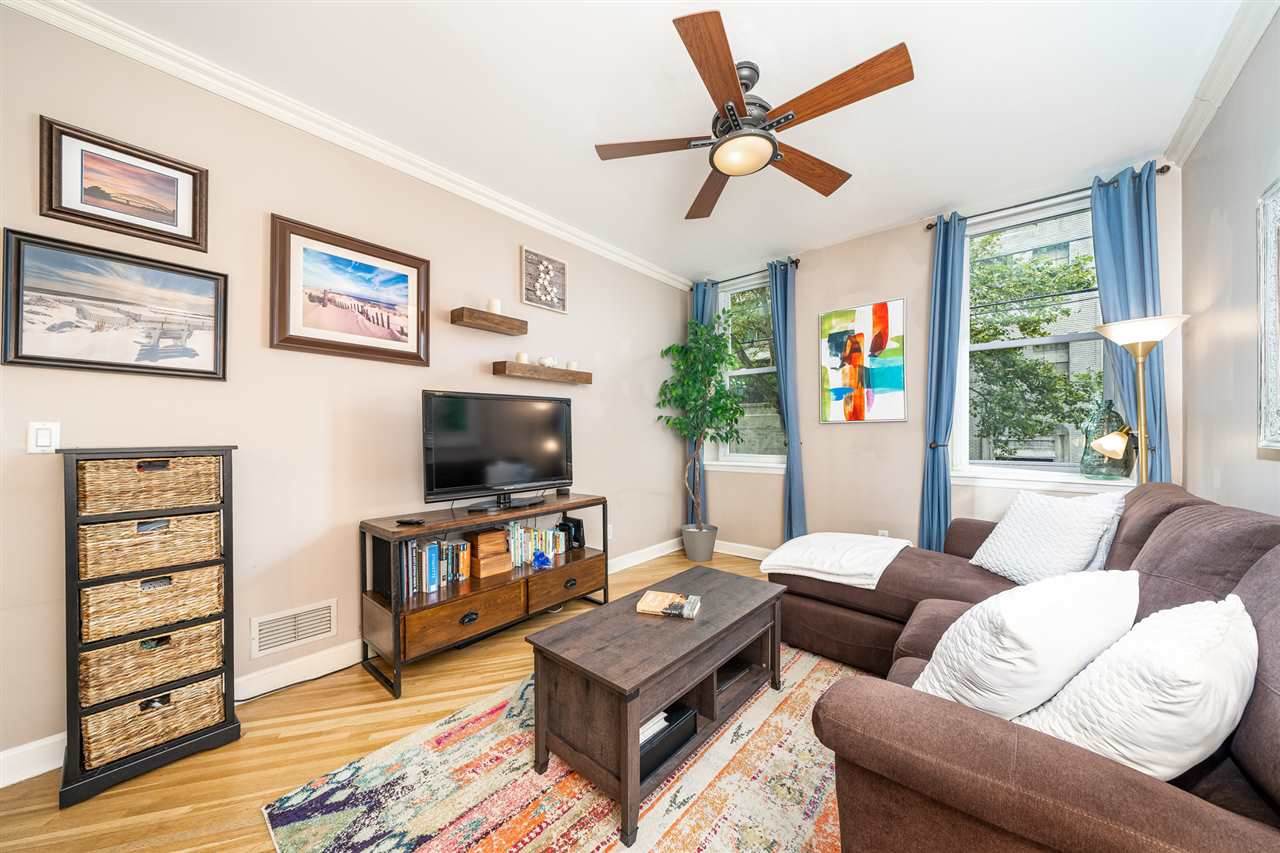 1021 Grand St - Photo 1