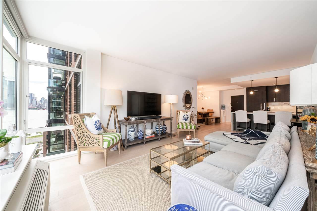 1400 Hudson St - Photo 1