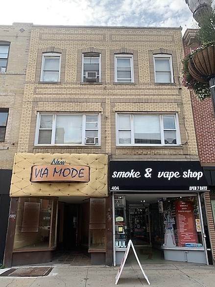 404 Washington St - Photo 1
