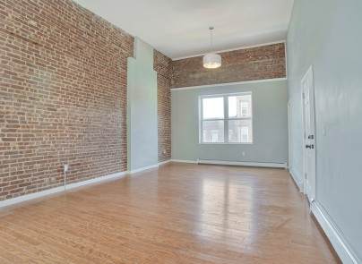 1112 Summit Ave - Photo 1