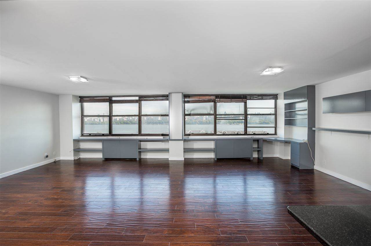 7002 Blvd East - Photo 1