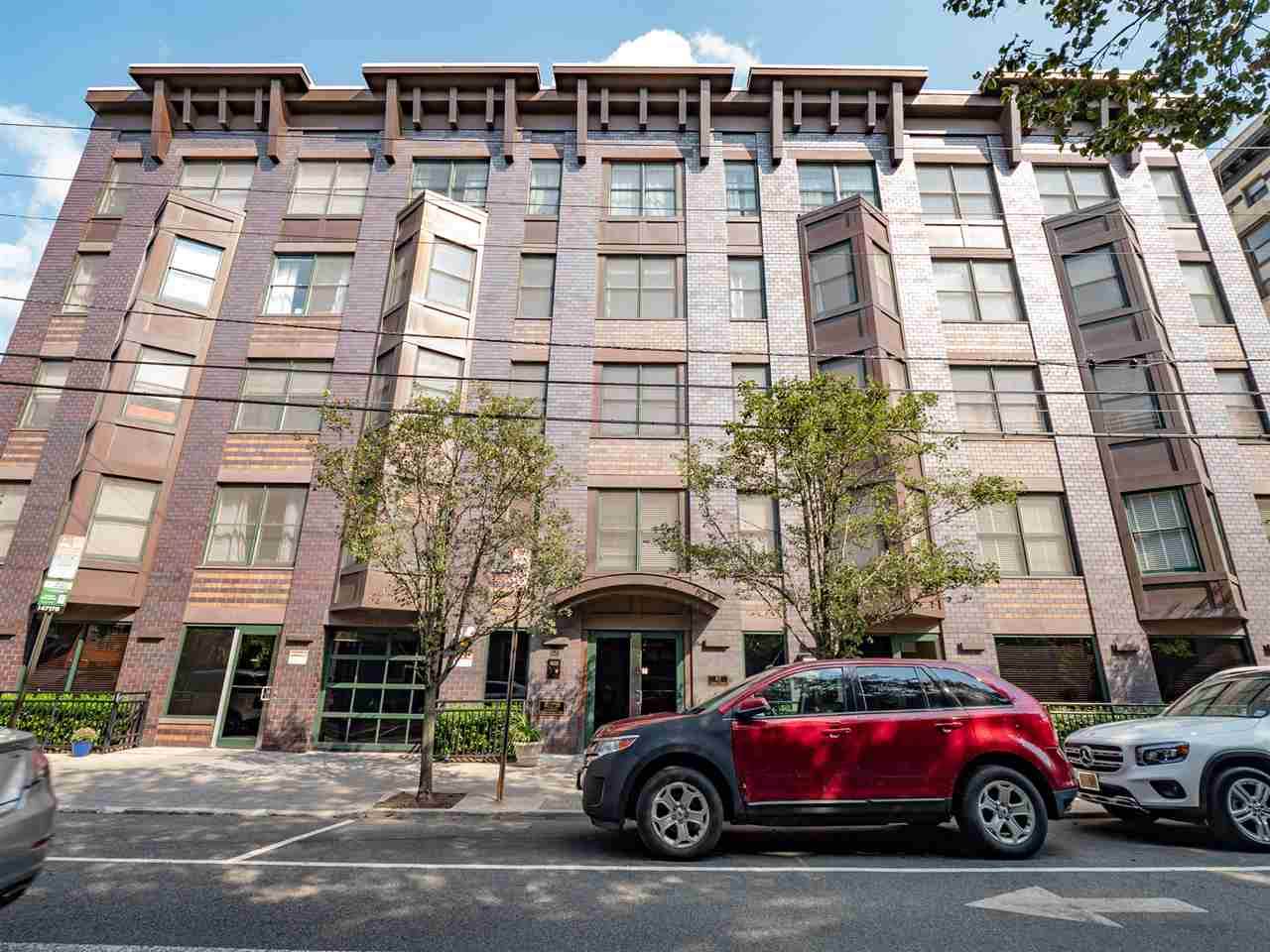 87 Jackson St - Photo 1