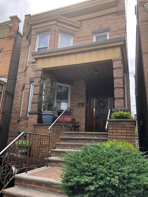217 Angelique St - Photo 1