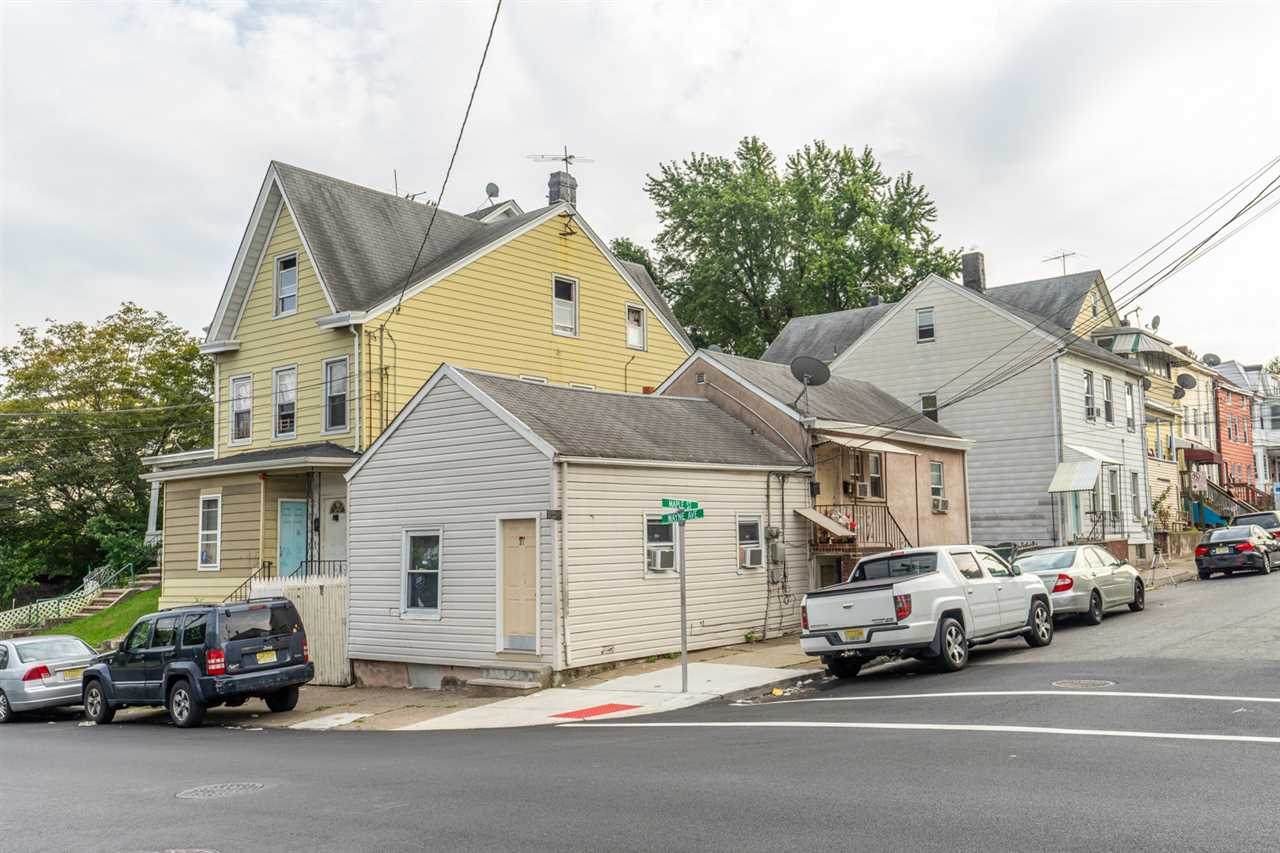 29-31 Wayne Ave - Photo 1