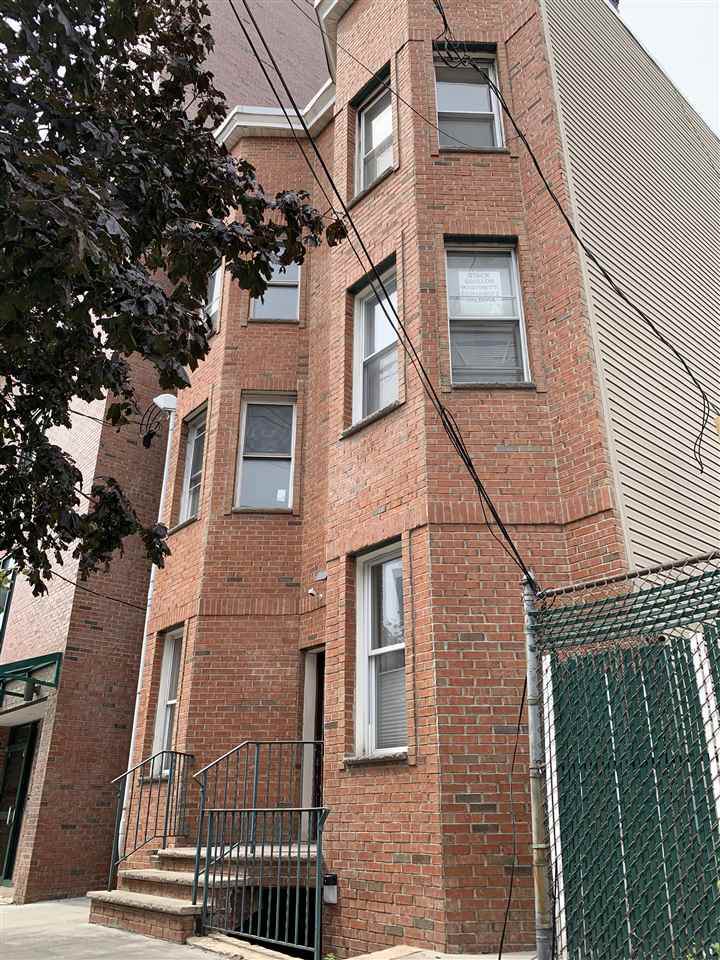 609 New York Ave - Photo 1