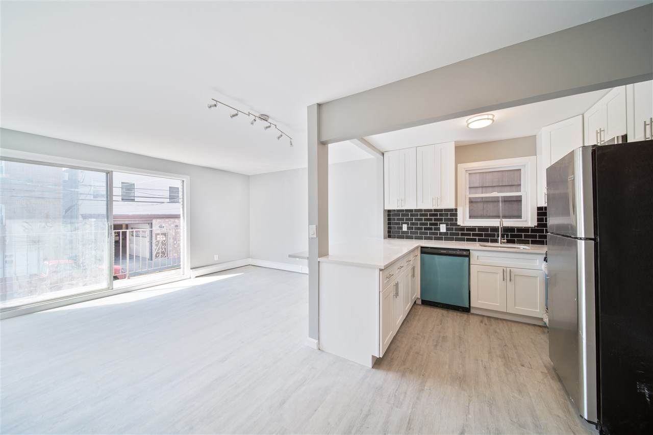 306 5TH ST - Photo 1
