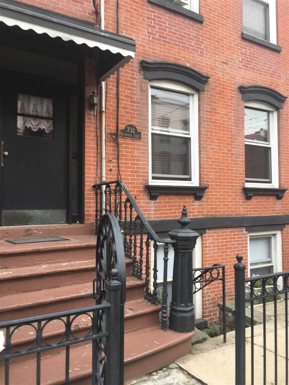732 Bloomfield St - Photo 1