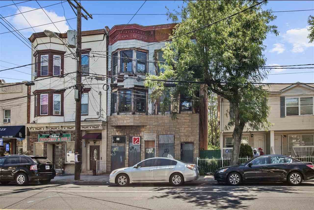 398 Pacific Ave - Photo 1
