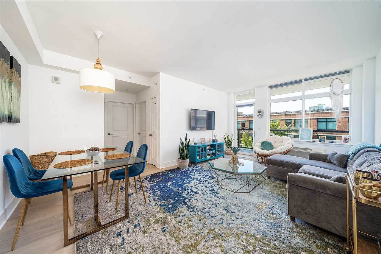 1400 Hudson St - Photo 1