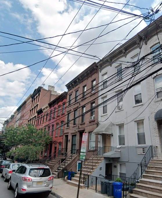 905 Park Ave - Photo 1
