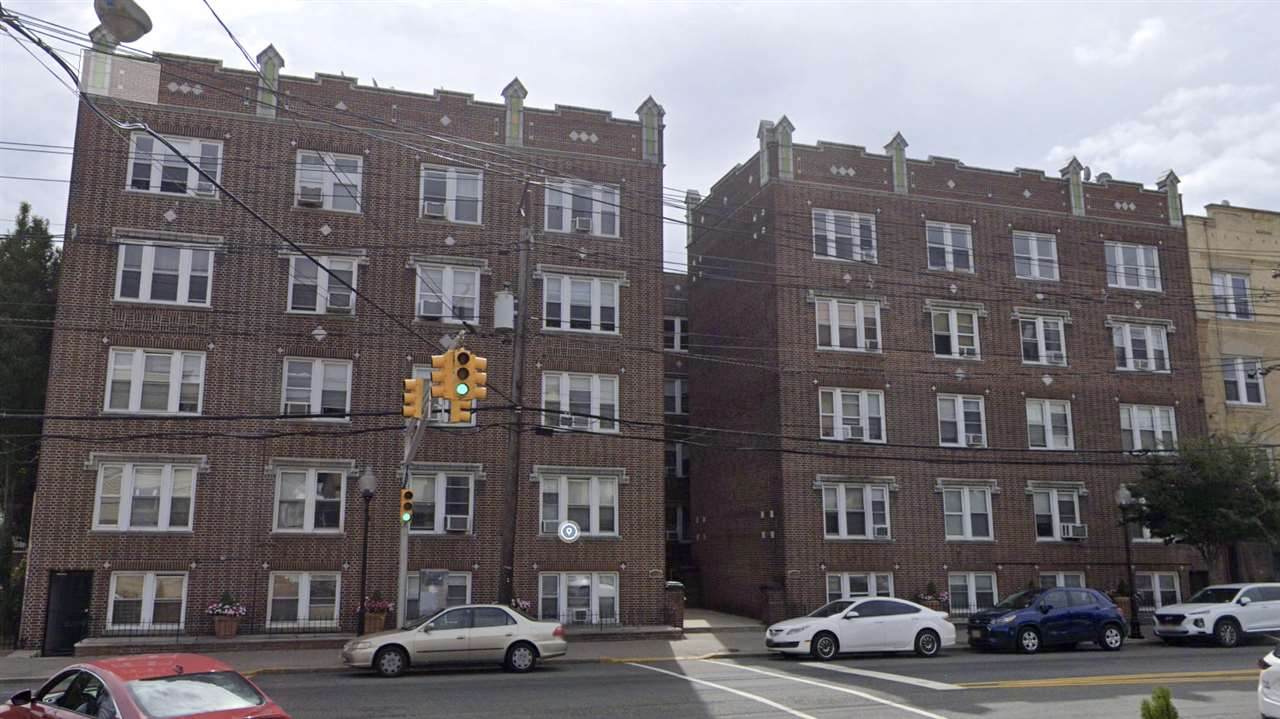 3718-3726 Park Ave - Photo 1