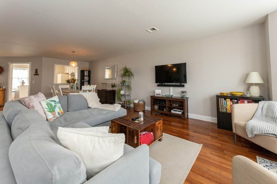 1207 46TH ST - Photo 1