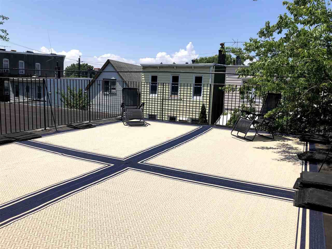 523 Palisade Ave - Photo 1