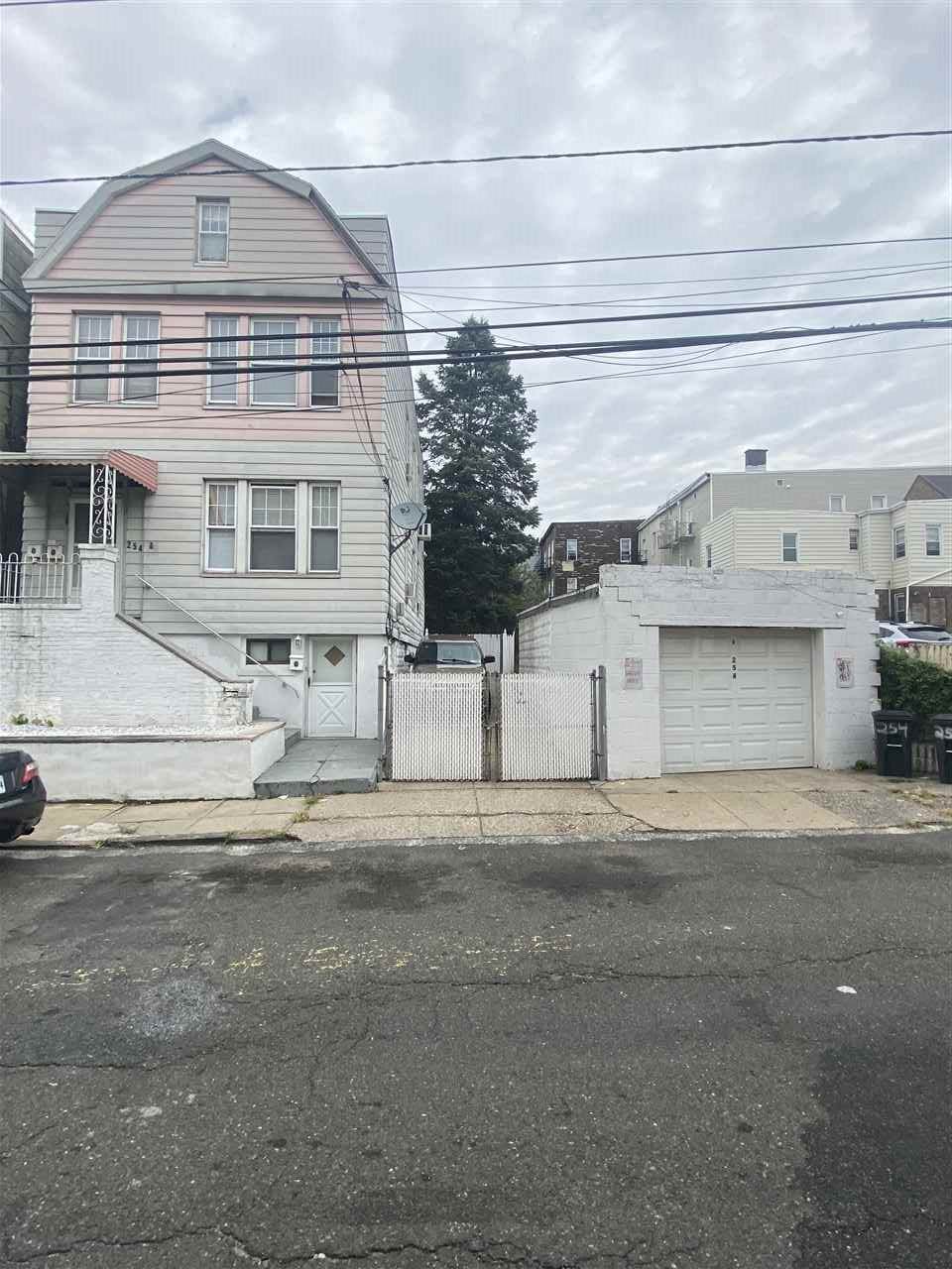 254 Winfield Ave - Photo 1
