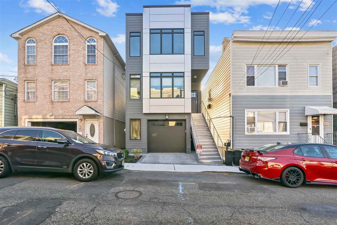 313 Winfield Ave - Photo 1